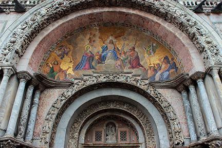 Mosaico en la entrada de la Basílica de San Marcos de Venecia